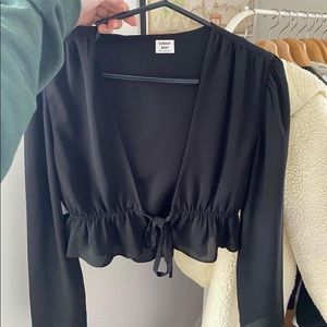 SUNDAYS BEST/aritzia black plunge blouse